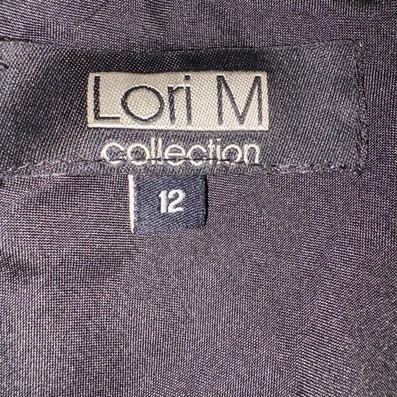 Elegant Black Dress - Picture 2 of 6